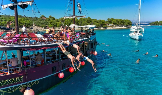Голубая лагуна и подводный музей - экскурсия на лодке из Сплита (Хорватия)